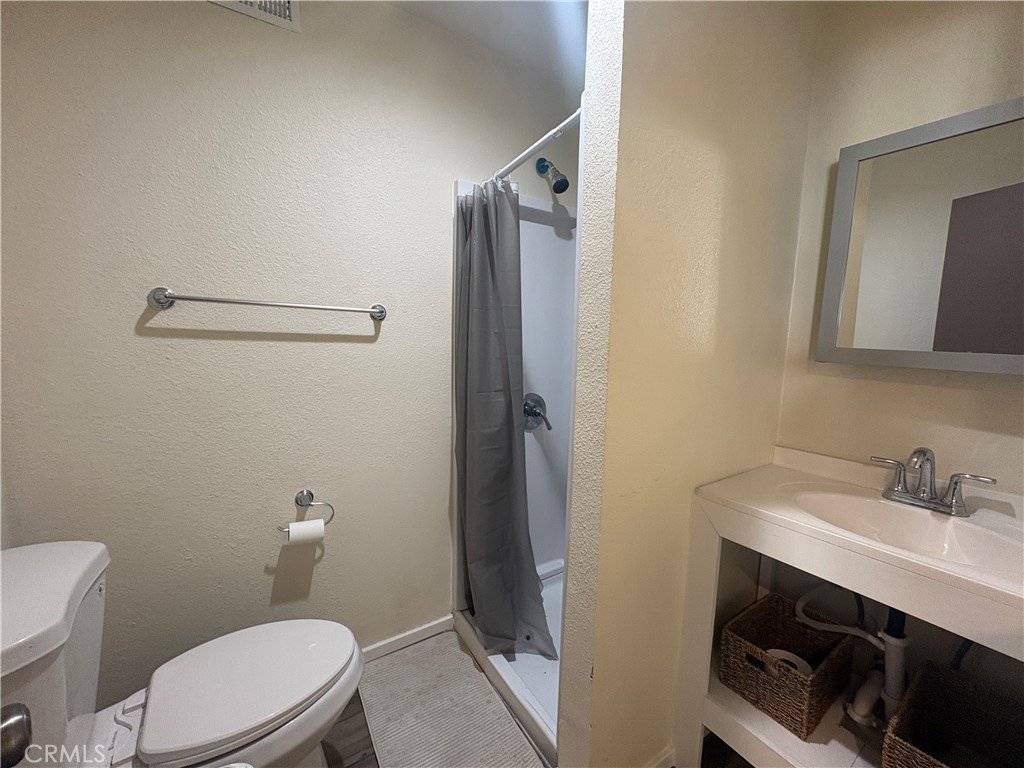12585 Mountain View Road Desert Hot Springs, CA 92240 - Photo 15 of 22 Guess Bathroom