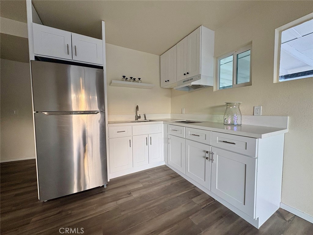 12585 Mountain View Road Desert Hot Springs, CA 92240 - Photo 6 of 22 KITCHEN