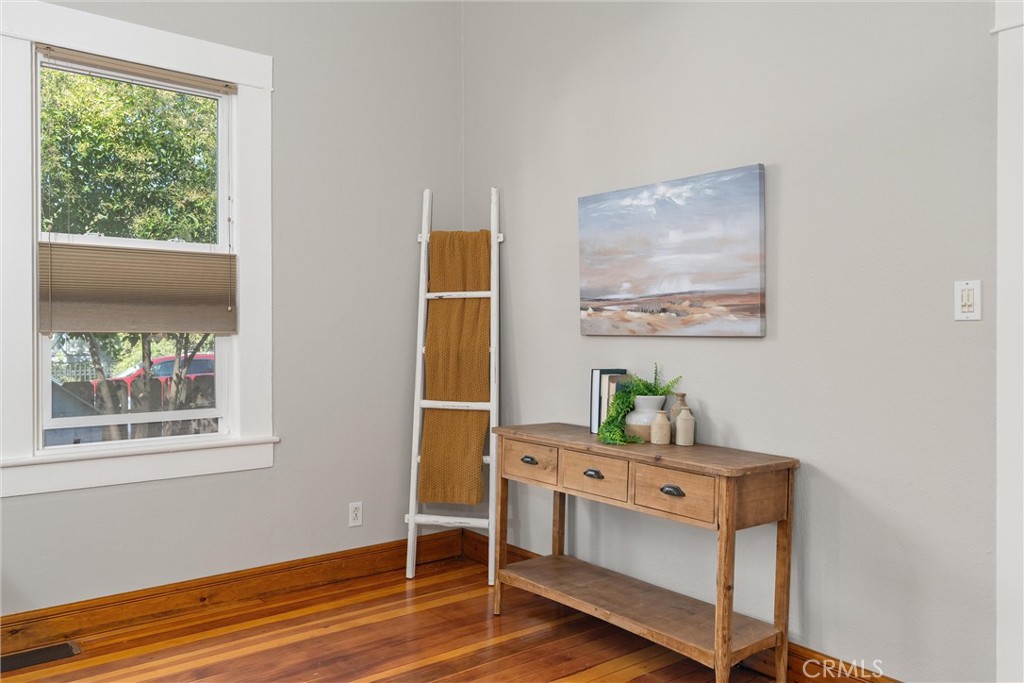 1805 Hemlock Street Chico, CA 95928 - Photo 18 of 62 a living room with furniture and a window