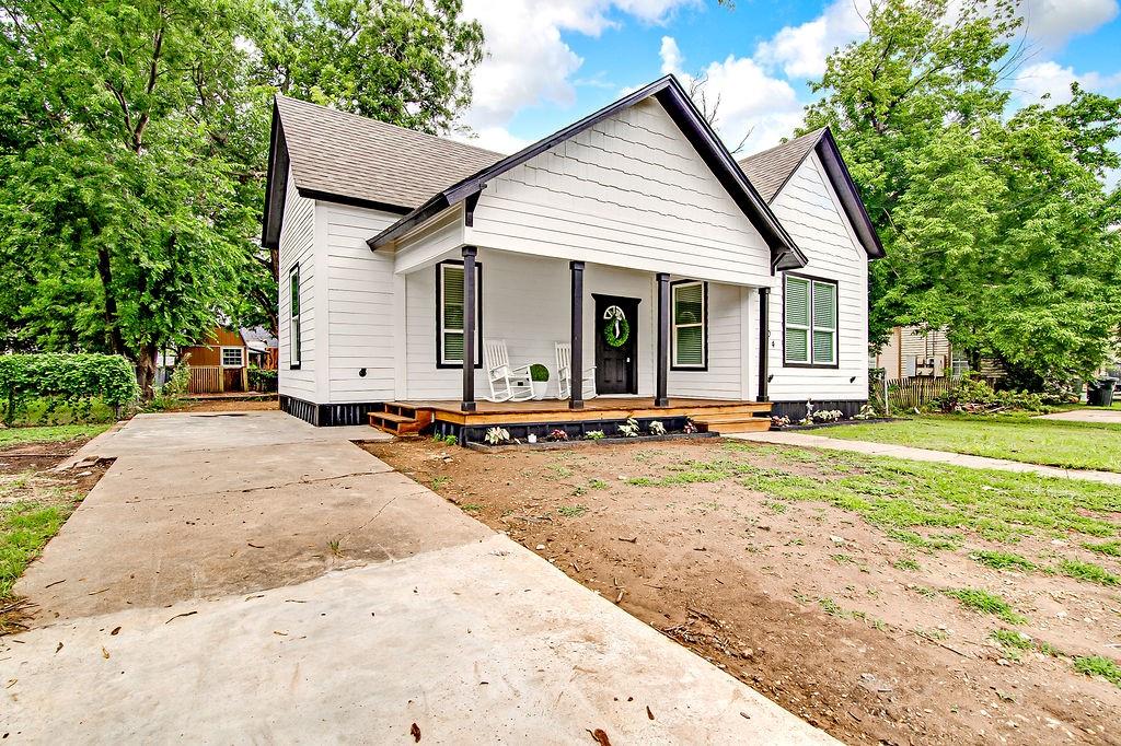 904 South Anglin Street Cleburne, TX 76031 - Photo 35 of 38
