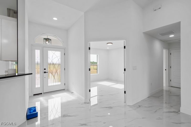 14461 Southeast 80th Street Morriston, FL 32668 - Photo 6 of 37 a bathroom with a tub and shower