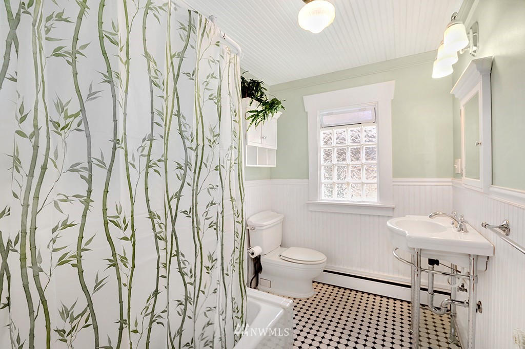 1001 North 49th Street Seattle, WA 98103 - Photo 9 of 25