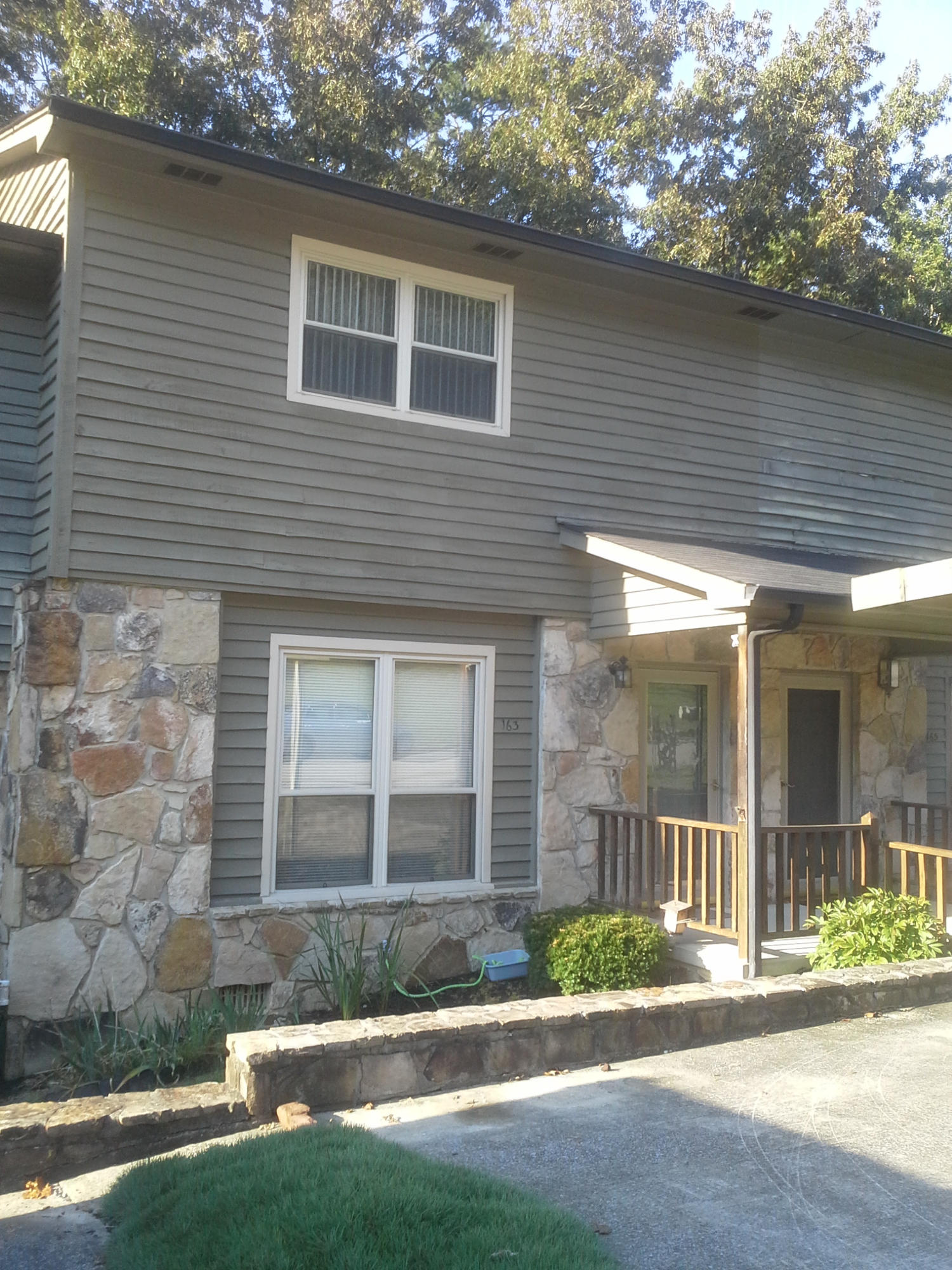 163 Hendrix Drive Oak Ridge, TN 37830 - Photo 1 of 9 Front view