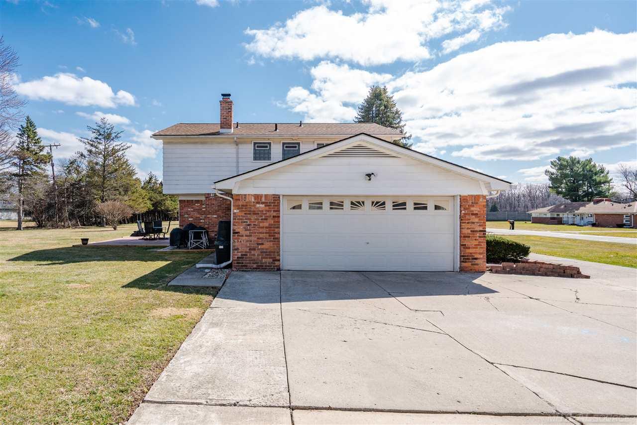 29360 Bermuda Lane Southfield, MI 48076 - Photo 4 of 38