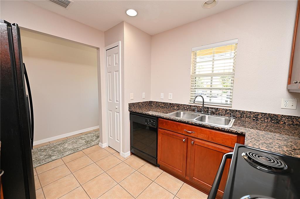 5360 River Rock Road Lakeland, FL 33809 - Photo 8 of 39