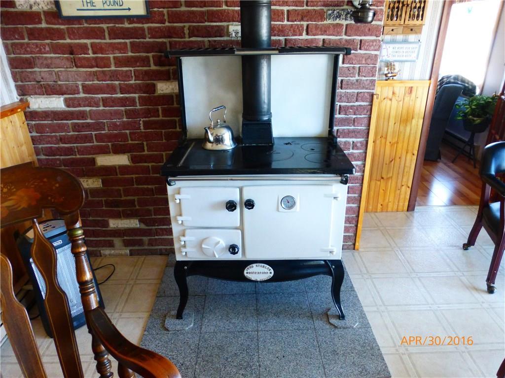 118 States Point Road Tenants Harbor, ME 04860 - Photo 28 of 29 Cook stove is included.
