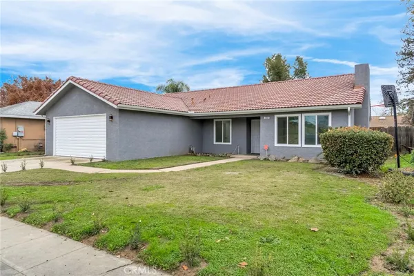 $399,900 | 2808 Riverview Drive, Madera, CA 93637