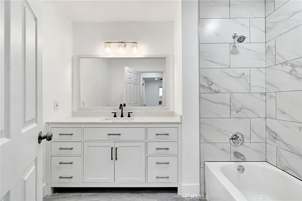 $399,900 | 2808 Riverview Drive, Madera, CA 93637