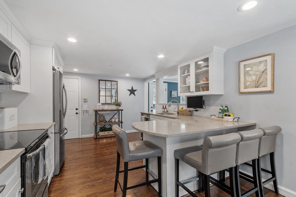 11 Temple Road Lynnfield, MA 01940 - Photo 11 of 41 Gallery Image 11