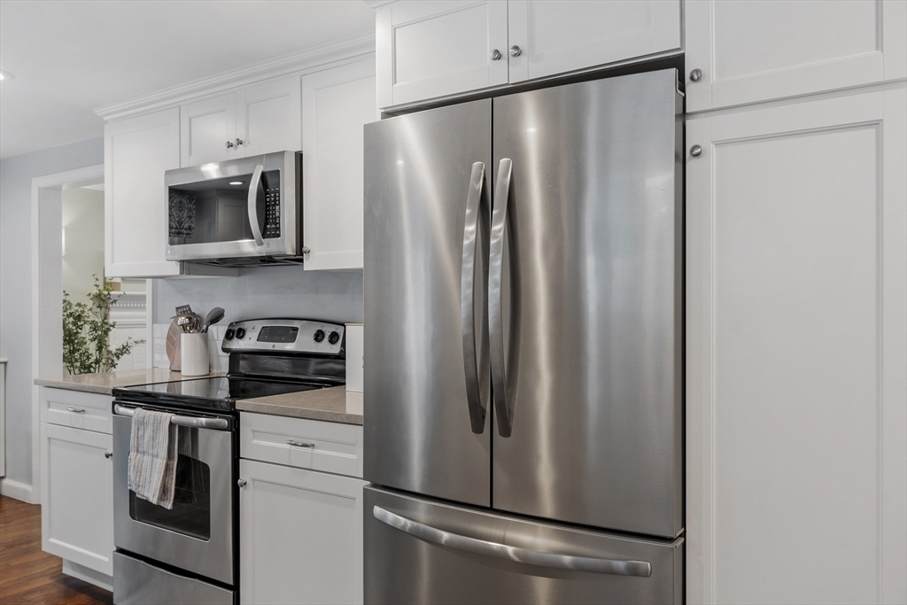 11 Temple Road Lynnfield, MA 01940 - Photo 13 of 41 Gallery Image 13
