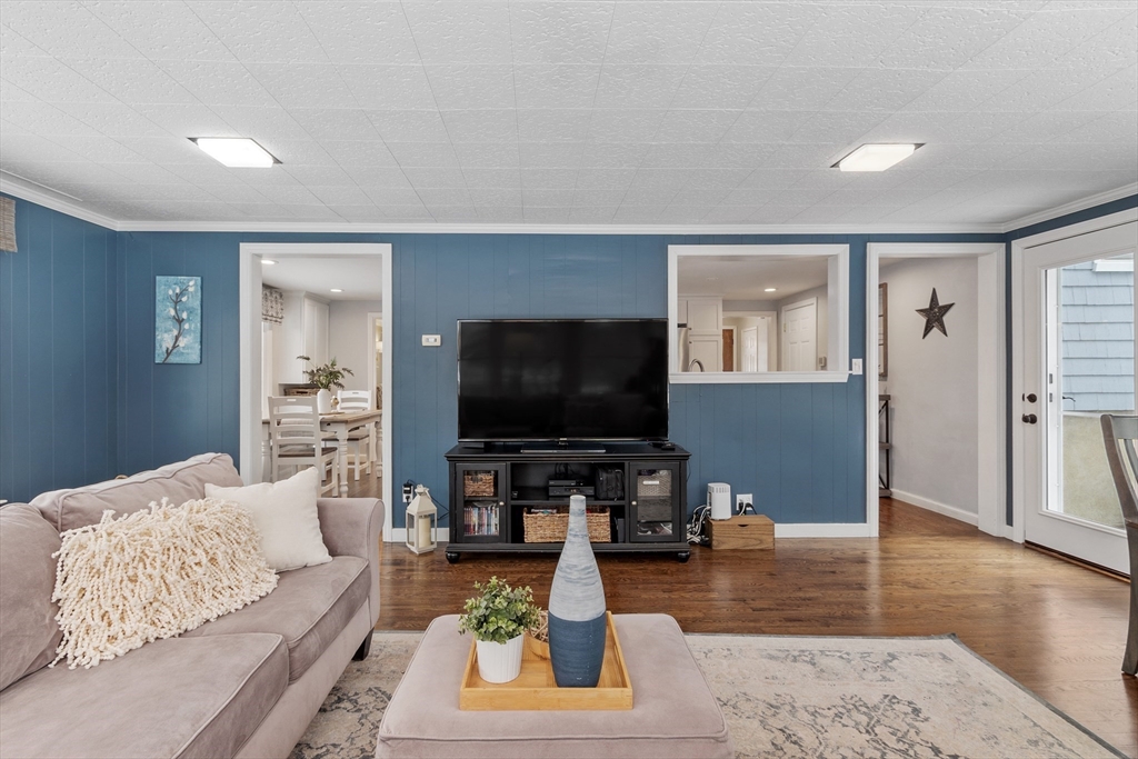 11 Temple Road Lynnfield, MA 01940 - Photo 19 of 41 Gallery Image 19