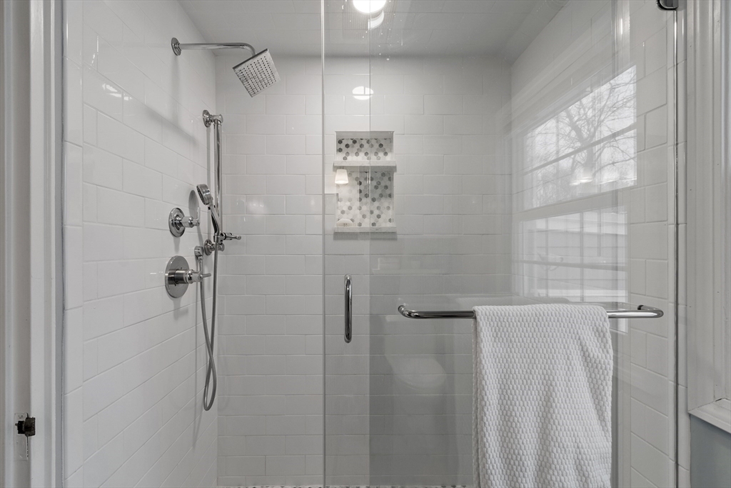 11 Temple Road Lynnfield, MA 01940 - Photo 23 of 41 Gallery Image 23