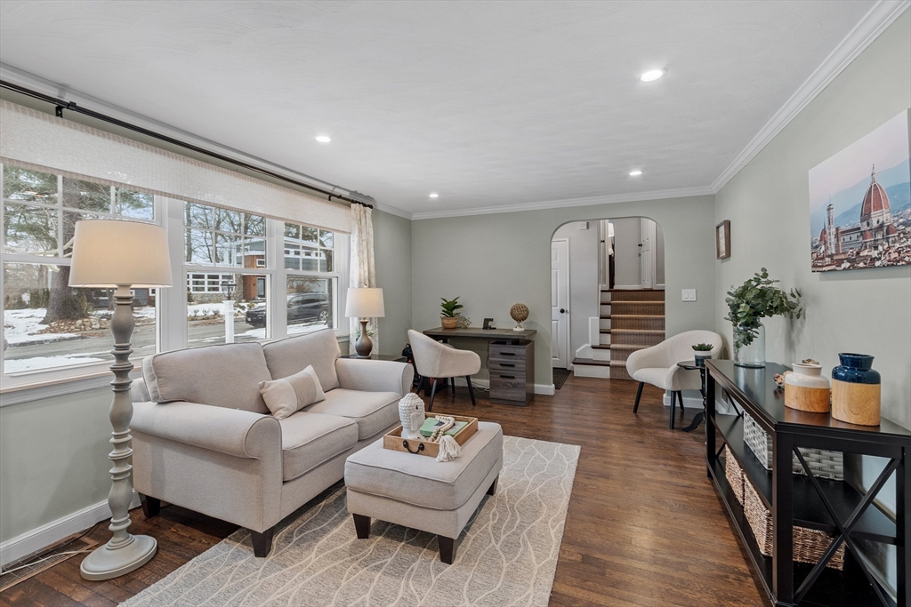 11 Temple Road Lynnfield, MA 01940 - Photo 5 of 41 Gallery Image 5