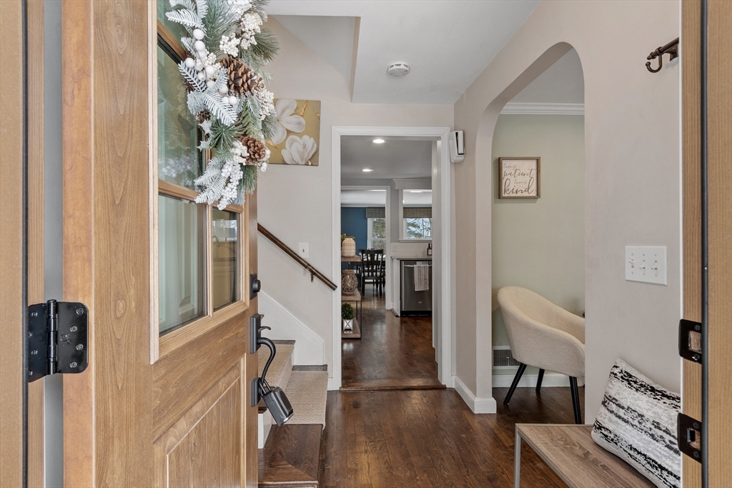 11 Temple Road Lynnfield, MA 01940 - Photo 9 of 41 Gallery Image 9