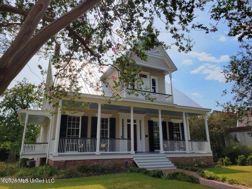 708 Orleans Street Natchez, MS 39120 - Photo 2 of 37 20250107144253761158000000-o.jpg 708 2