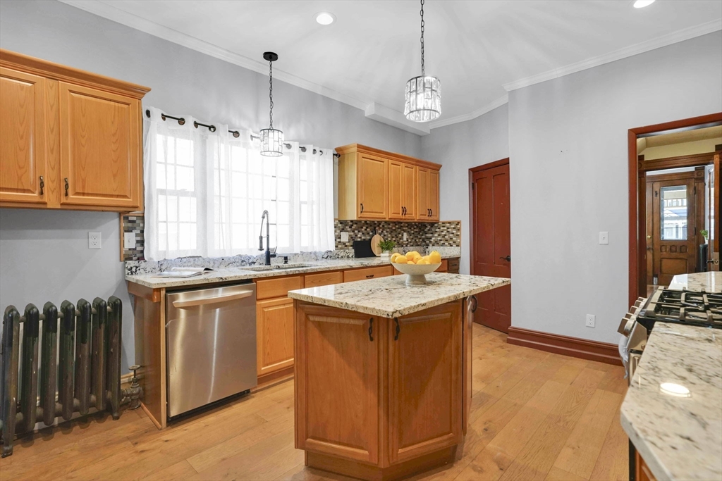 288 St James Avenue Springfield, MA 01109 - Photo 17 of 41