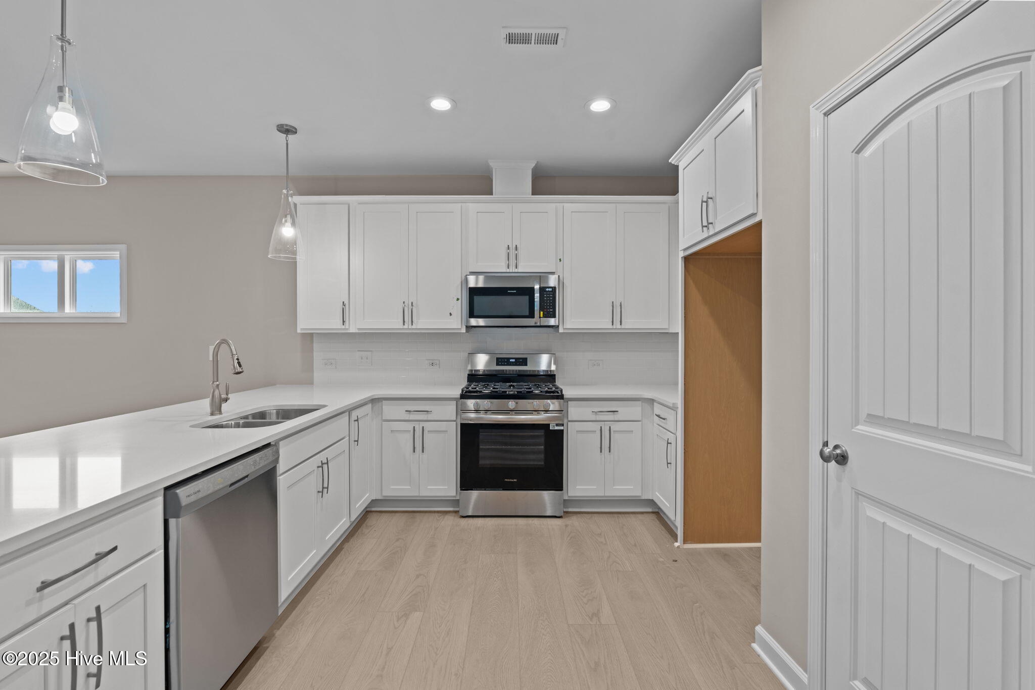 274 Rough Ridge Trail, Unit 33 Aberdeen, NC 28315 - Photo 13 of 51 11-web-or-mls-DSC08067