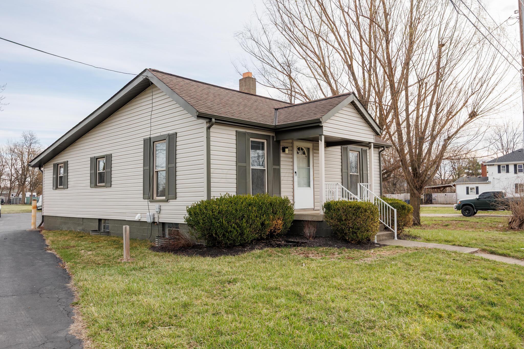 2182 Frank Road Columbus, OH 43223 - Photo 2 of 42 0319 Bo 2182 Frank Rd-17_(2048)