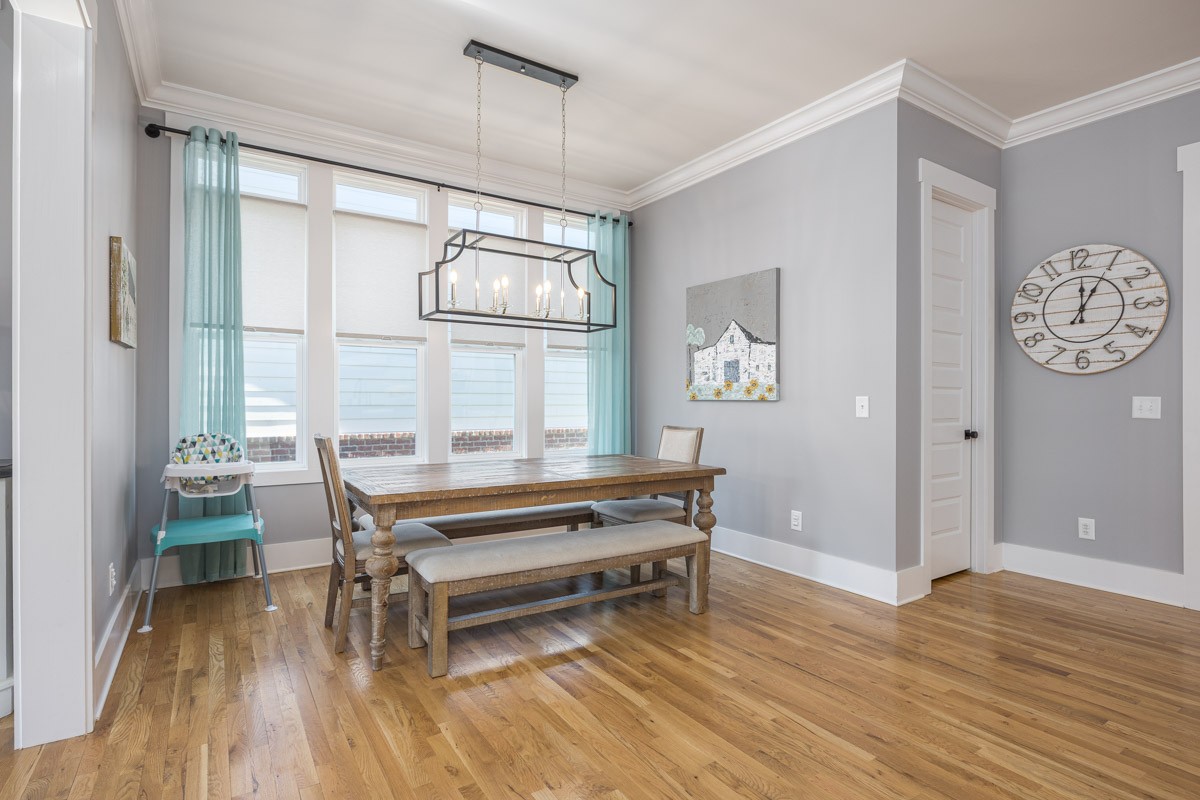 960 Cheltenham Avenue Franklin, TN 37064 - Photo 21 of 62 a living room with furniture a two mirror and a window