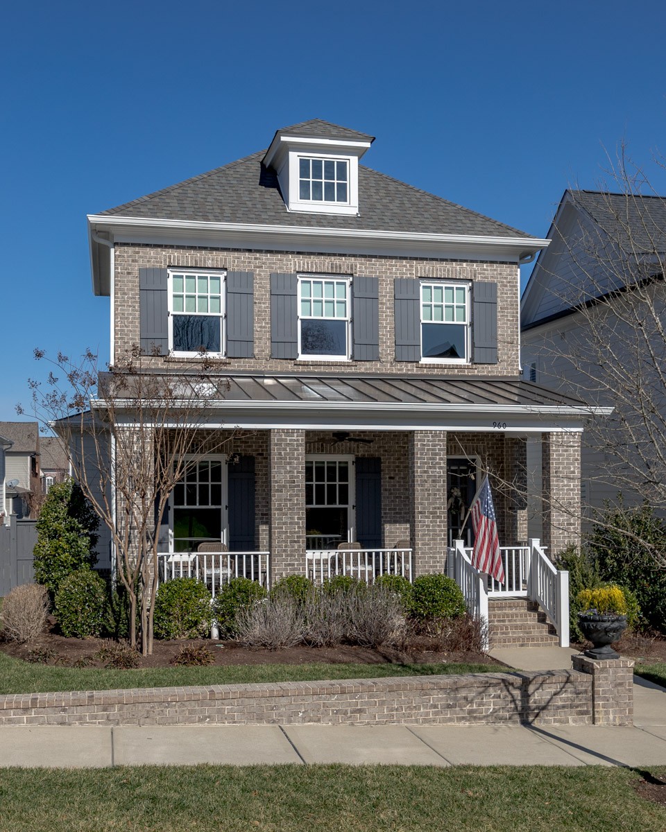 960 Cheltenham Avenue Franklin, TN 37064 - Photo 3 of 62 a front view of a house with a porch