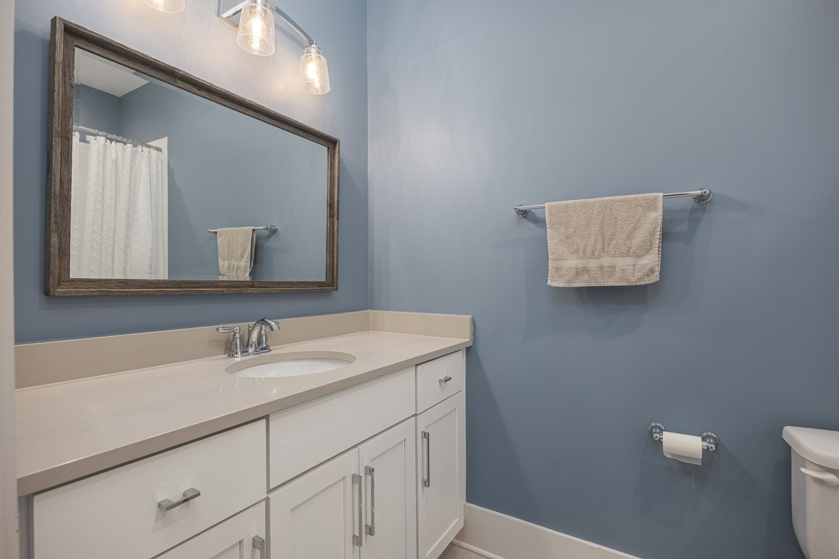 960 Cheltenham Avenue Franklin, TN 37064 - Photo 33 of 62 a bathroom with a sink vanity and a mirror