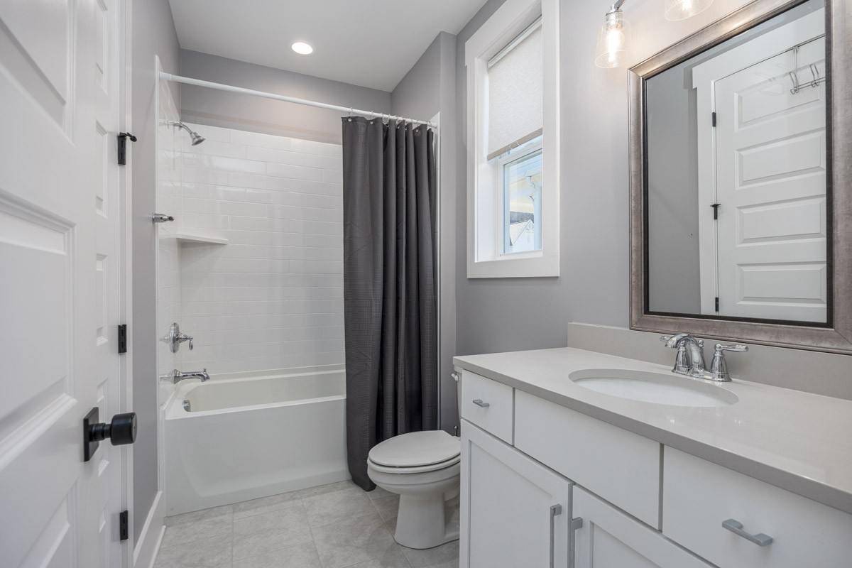 960 Cheltenham Avenue Franklin, TN 37064 - Photo 37 of 62 a bathroom with a sink toilet and shower