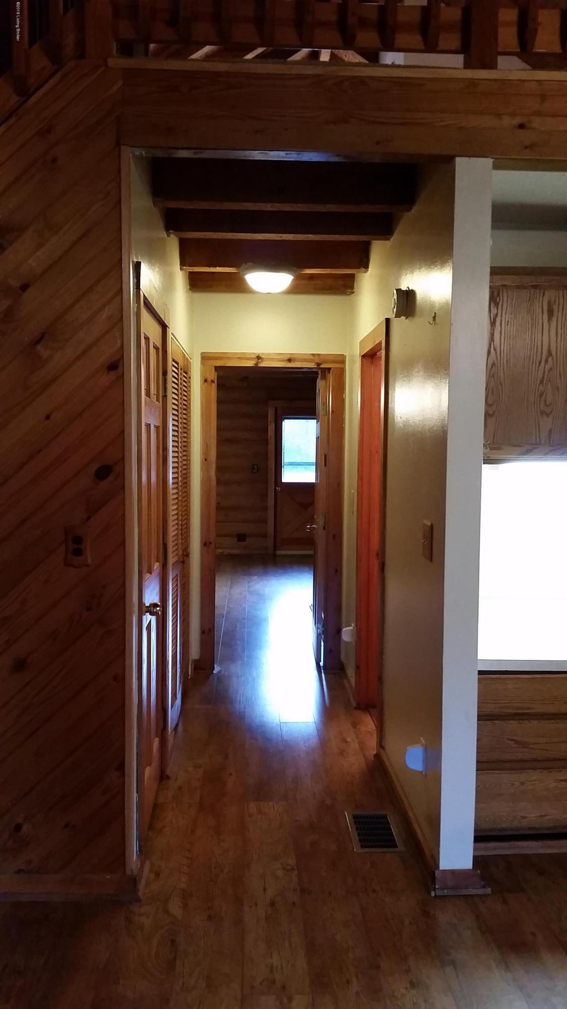 340 Vinson Road Brandenburg, KY 40108 - Photo 18 of 39 Hallway