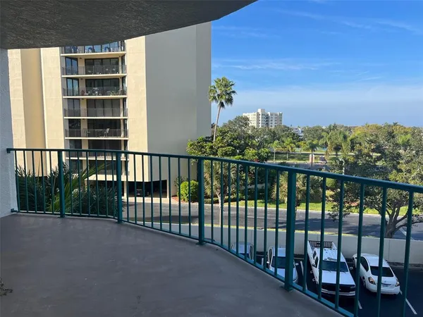 $3,500 | 670 Island Way, Unit 400, Clearwater, FL 33767