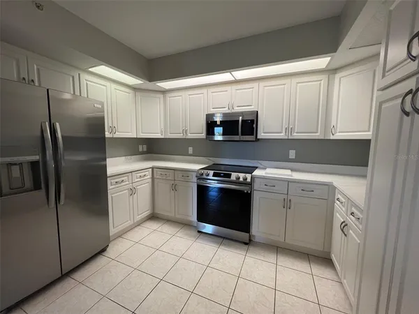 $3,500 | 670 Island Way, Unit 400, Clearwater, FL 33767