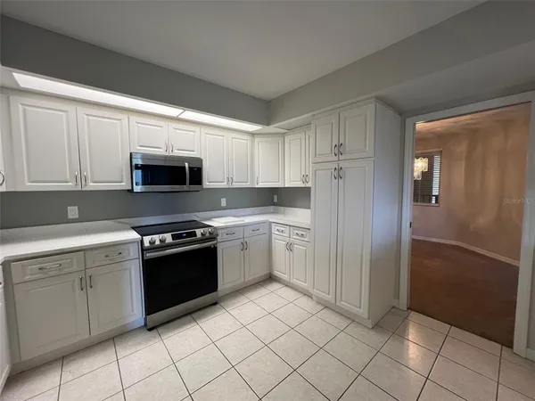 $3,500 | 670 Island Way, Unit 400, Clearwater, FL 33767