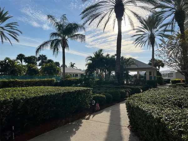 $3,500 | 670 Island Way, Unit 400, Clearwater, FL 33767