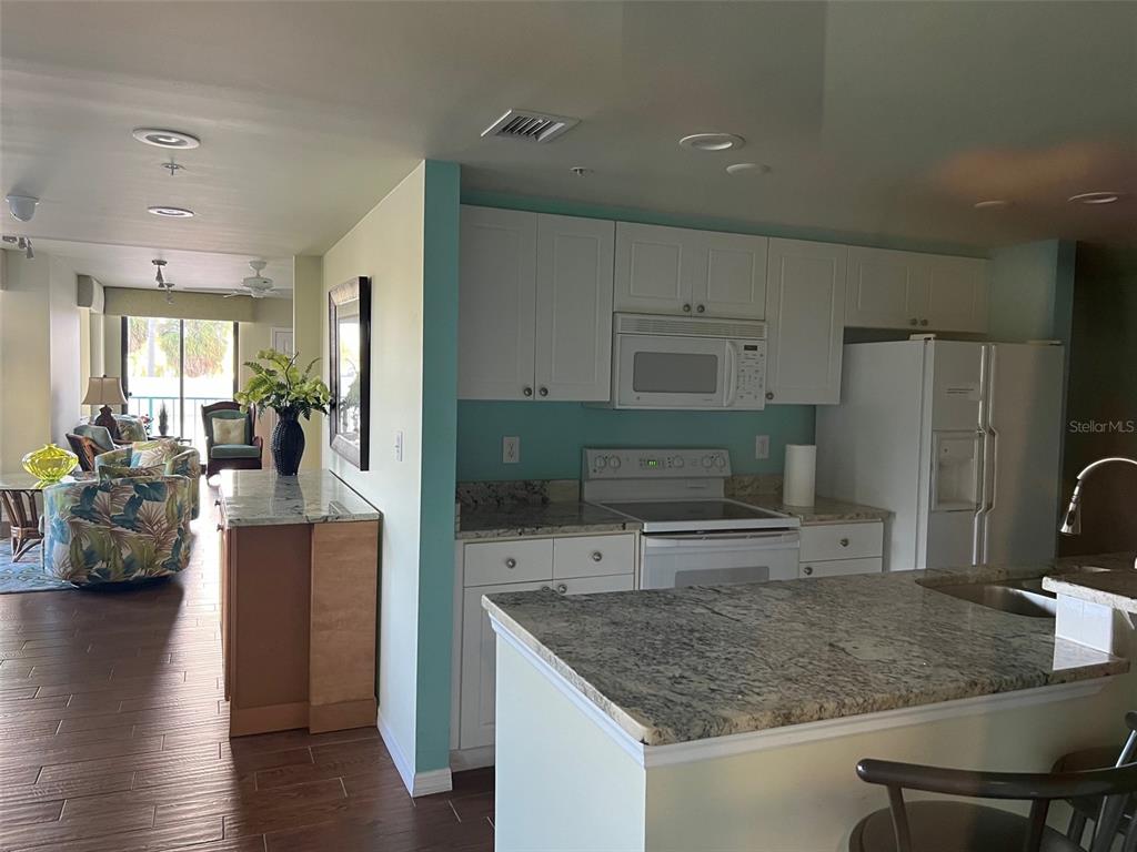 670 Island Way, Unit 400 Clearwater, FL 33767 - Photo 59 of 70