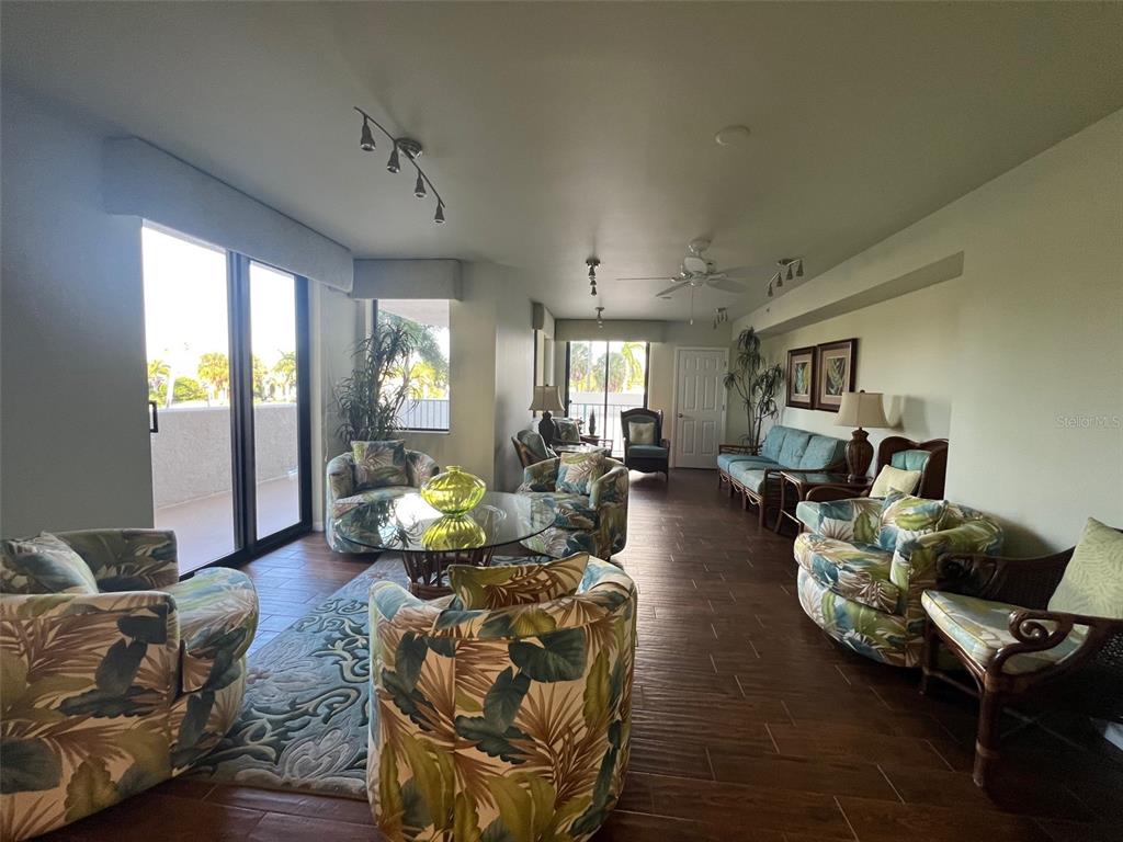 670 Island Way, Unit 400 Clearwater, FL 33767 - Photo 63 of 70