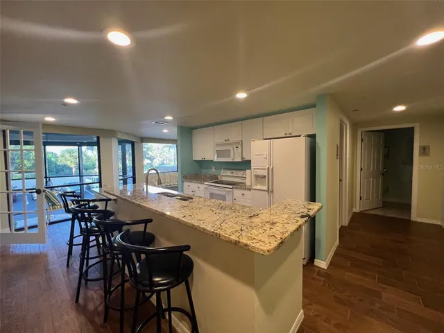 $3,950 | 670 Island Way, Unit 400, Clearwater Beach, FL 33767
