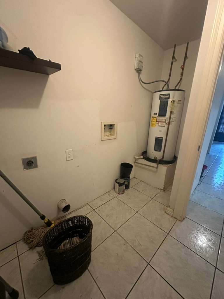 8404 Leander Street Houston, TX 77012 - Photo 11 of 28 a view of a flesh screen