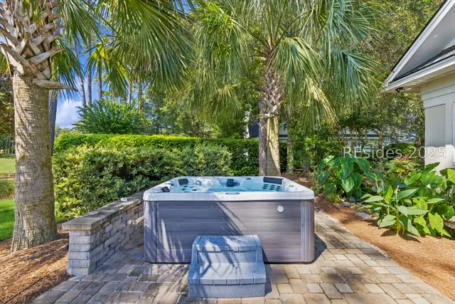 $884,000 | 122 Summerton Drive, Bluffton, SC 29910