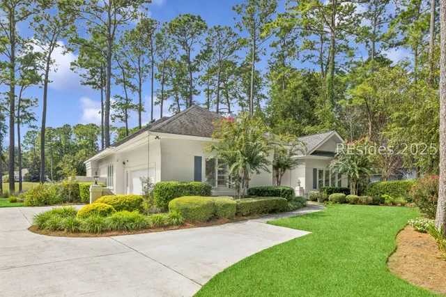 $884,000 | 122 Summerton Drive, Bluffton, SC 29910