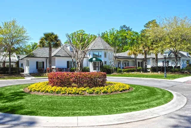 $884,000 | 122 Summerton Drive, Bluffton, SC 29910