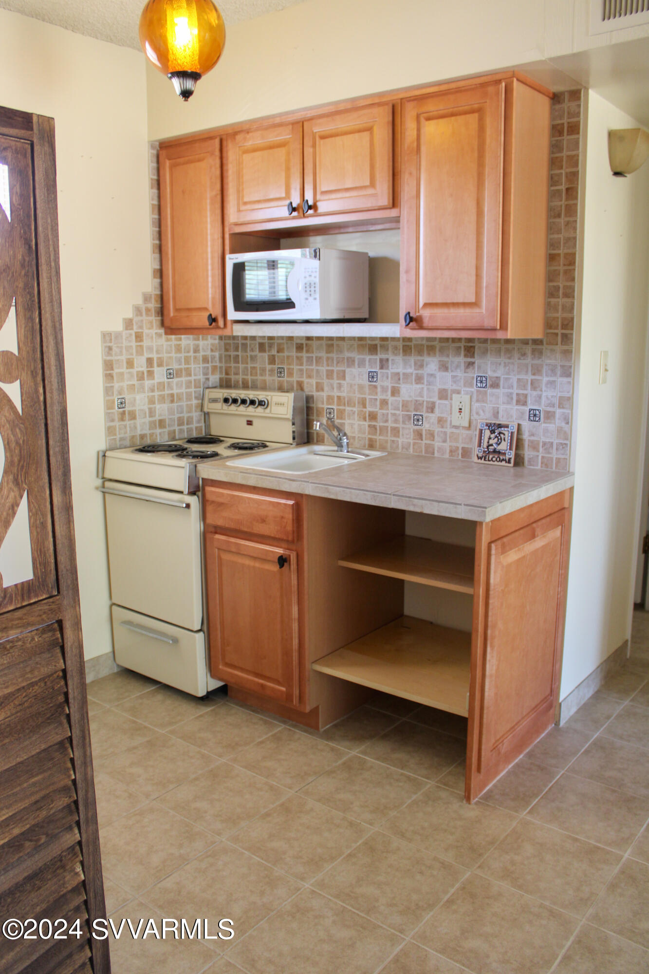 4140 East Cliffside Trail, Unit Q Rimrock, AZ 86335 - Photo 4 of 17 Kitchen