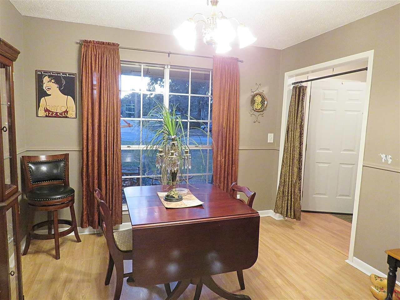 8252 Squire Road Pensacola, FL 32514 - Photo 4 of 18 Gallery Image 4