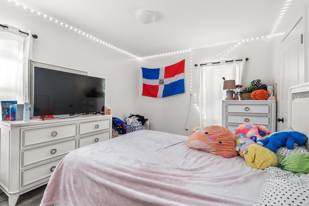 159-161 Howe Street Methuen, MA 01844 - Photo 19 of 37