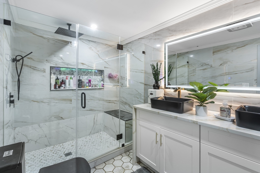 159-161 Howe Street Methuen, MA 01844 - Photo 6 of 37