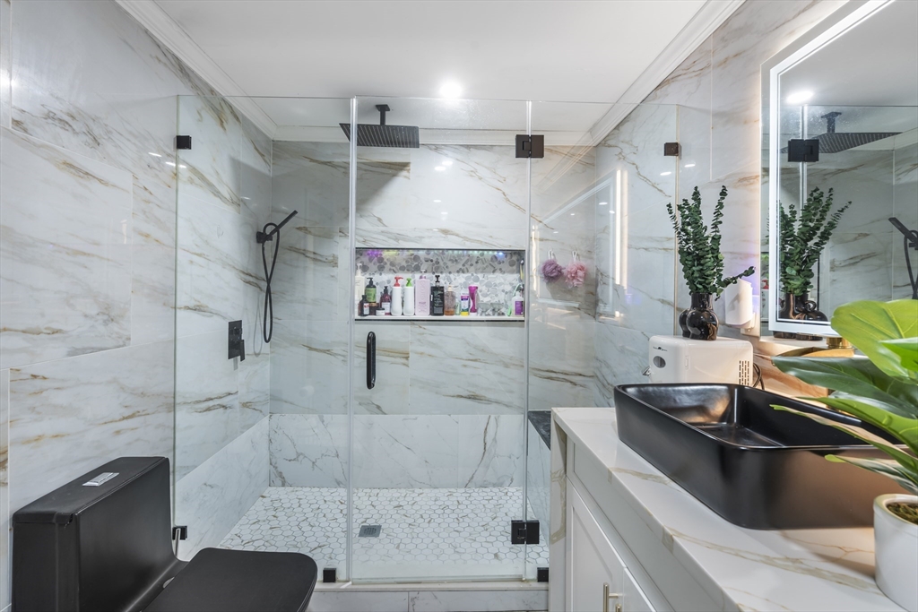 159-161 Howe Street Methuen, MA 01844 - Photo 7 of 37