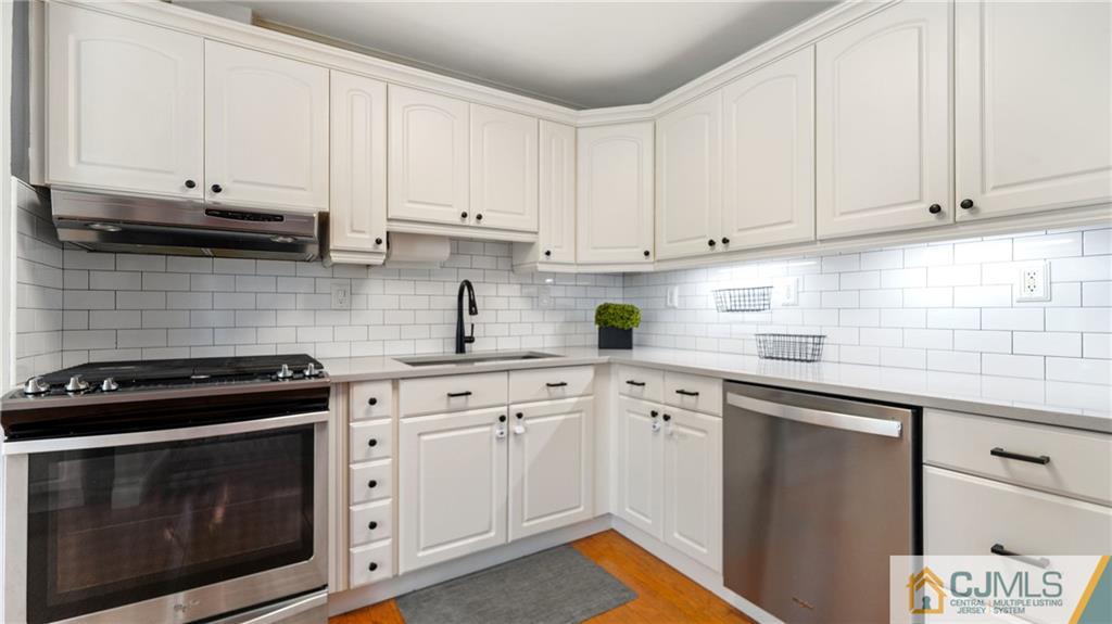 5 Savage Road Kendall Park, NJ 08824 - Photo 11 of 33 Gallery Image 11
