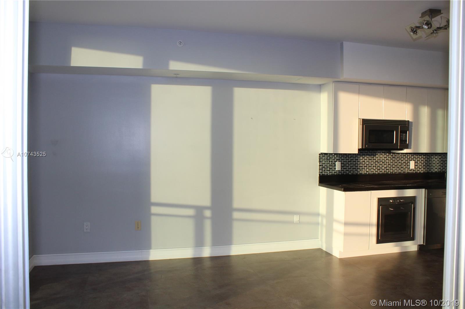 92 Southwest 3rd Street, Unit 1607 Miami, FL 33130 - Photo 1 of 18