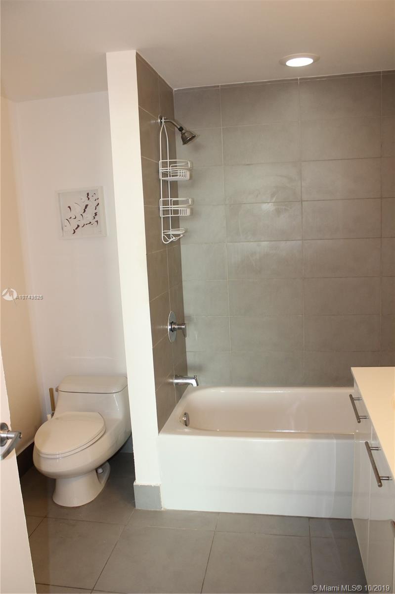 92 Southwest 3rd Street, Unit 1607 Miami, FL 33130 - Photo 11 of 18
