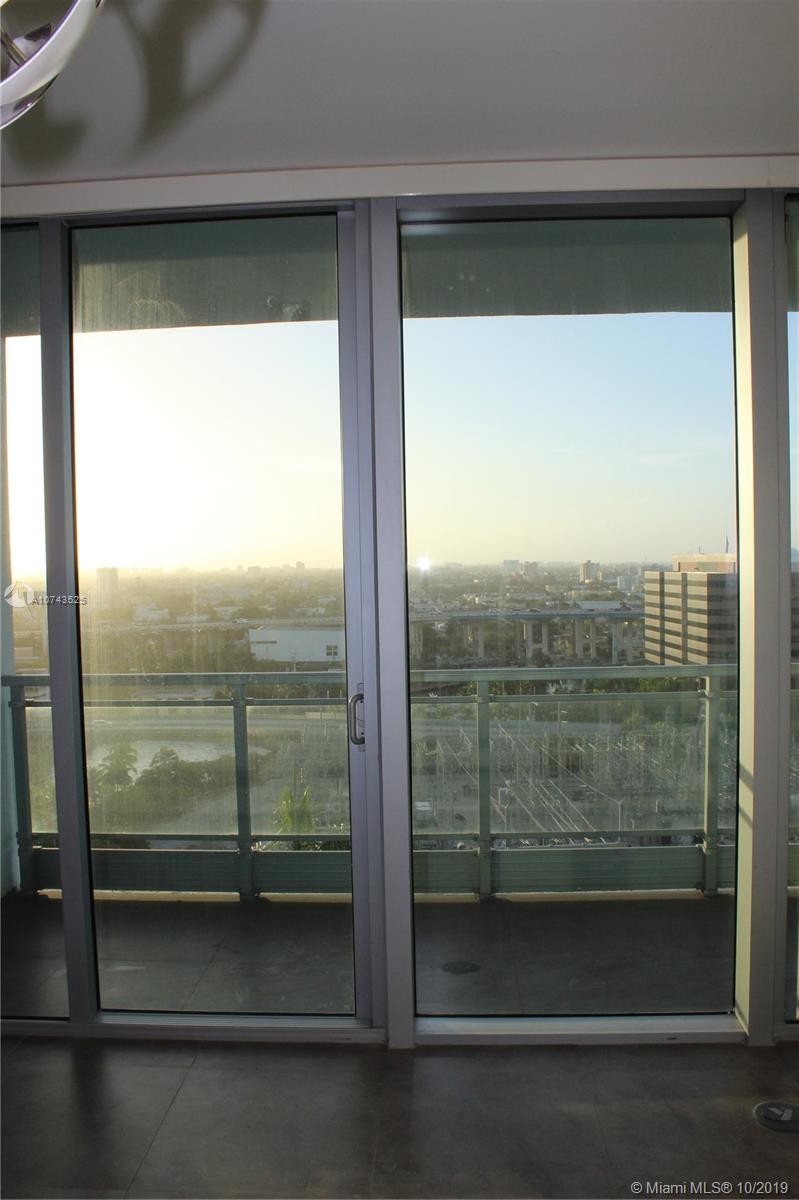 92 Southwest 3rd Street, Unit 1607 Miami, FL 33130 - Photo 15 of 18