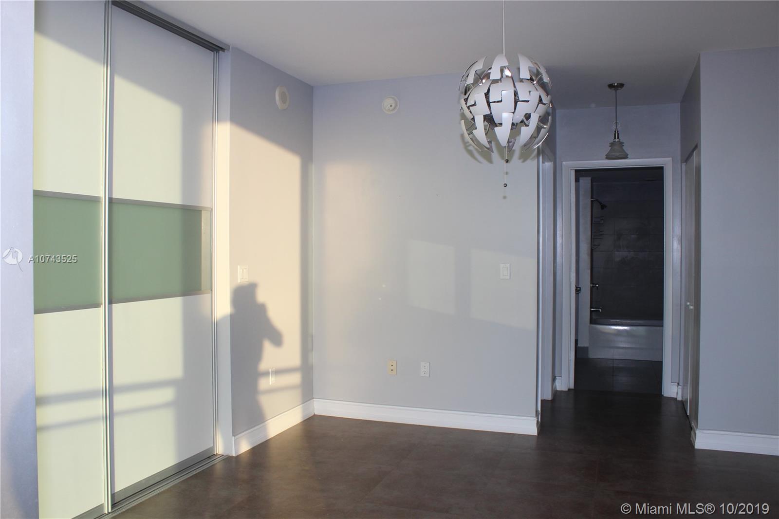 92 Southwest 3rd Street, Unit 1607 Miami, FL 33130 - Photo 17 of 18