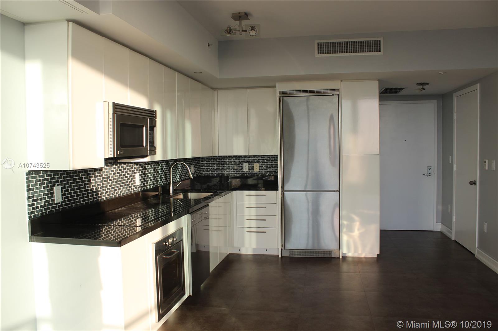 92 Southwest 3rd Street, Unit 1607 Miami, FL 33130 - Photo 5 of 18