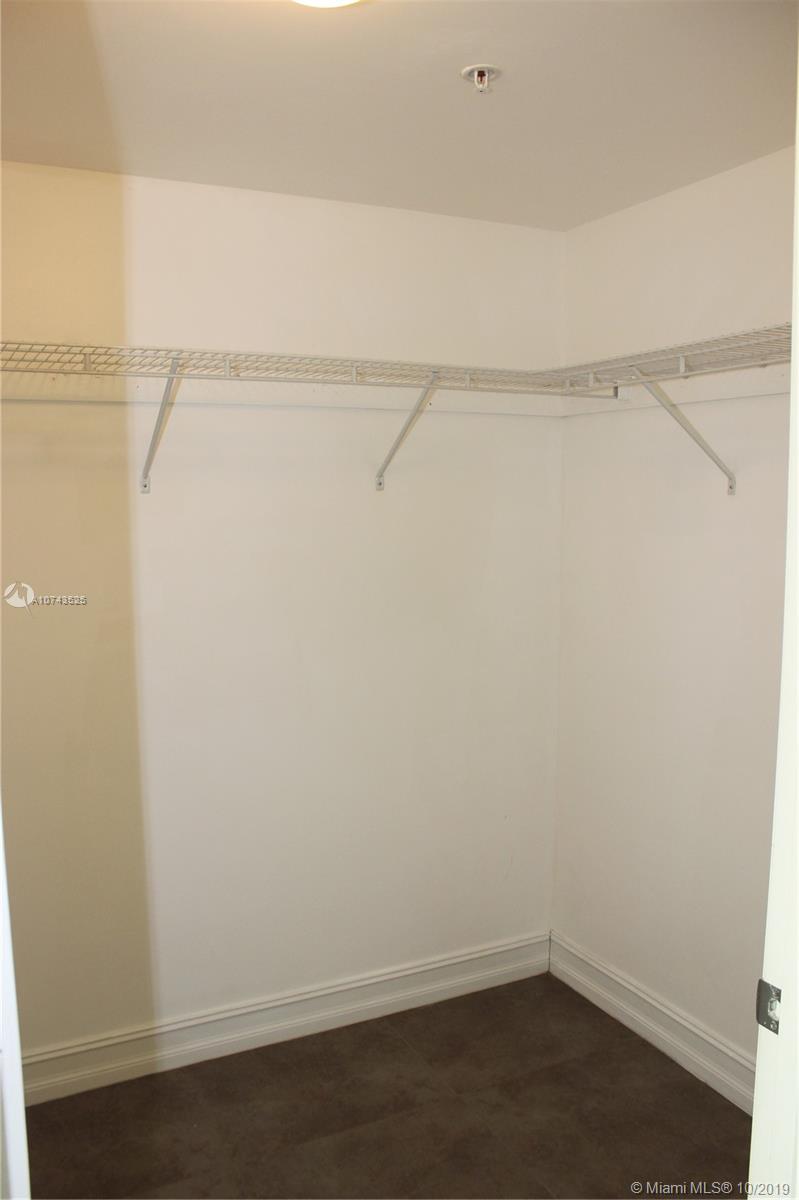 92 Southwest 3rd Street, Unit 1607 Miami, FL 33130 - Photo 8 of 18